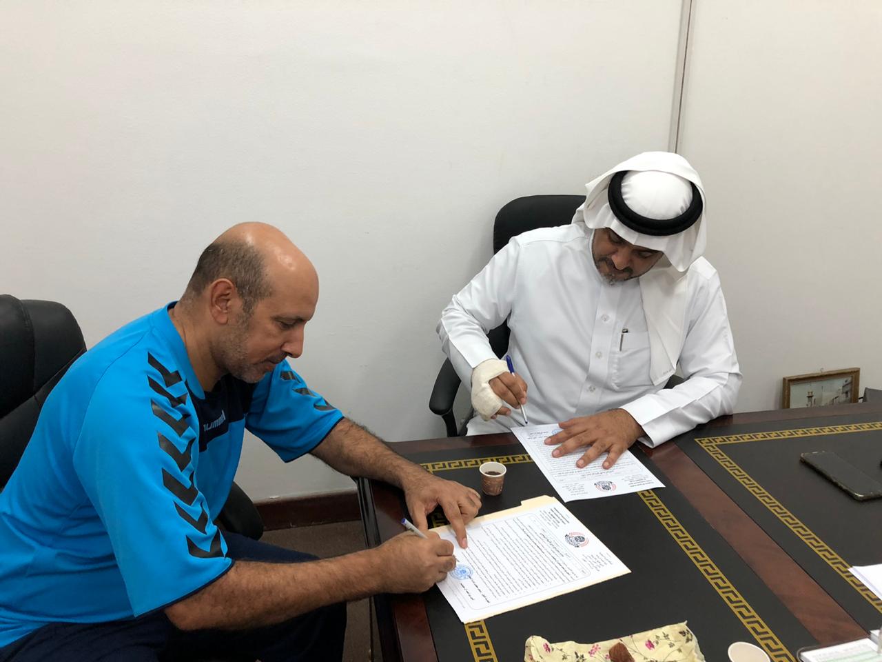 المدرب الوطني هلال يوقع ليد المحيط