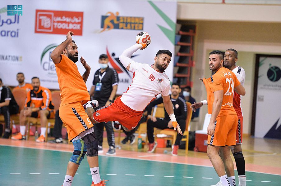 طواقم تحكيم أجنبية تشعل ممتاز اليد