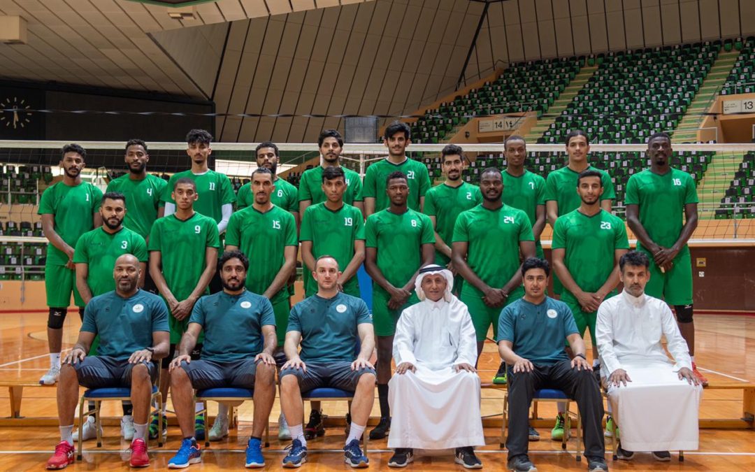 الزغيبي: طالب لاعبي ” أخضر الطائرة ” بالعمل الجاد والانضباط