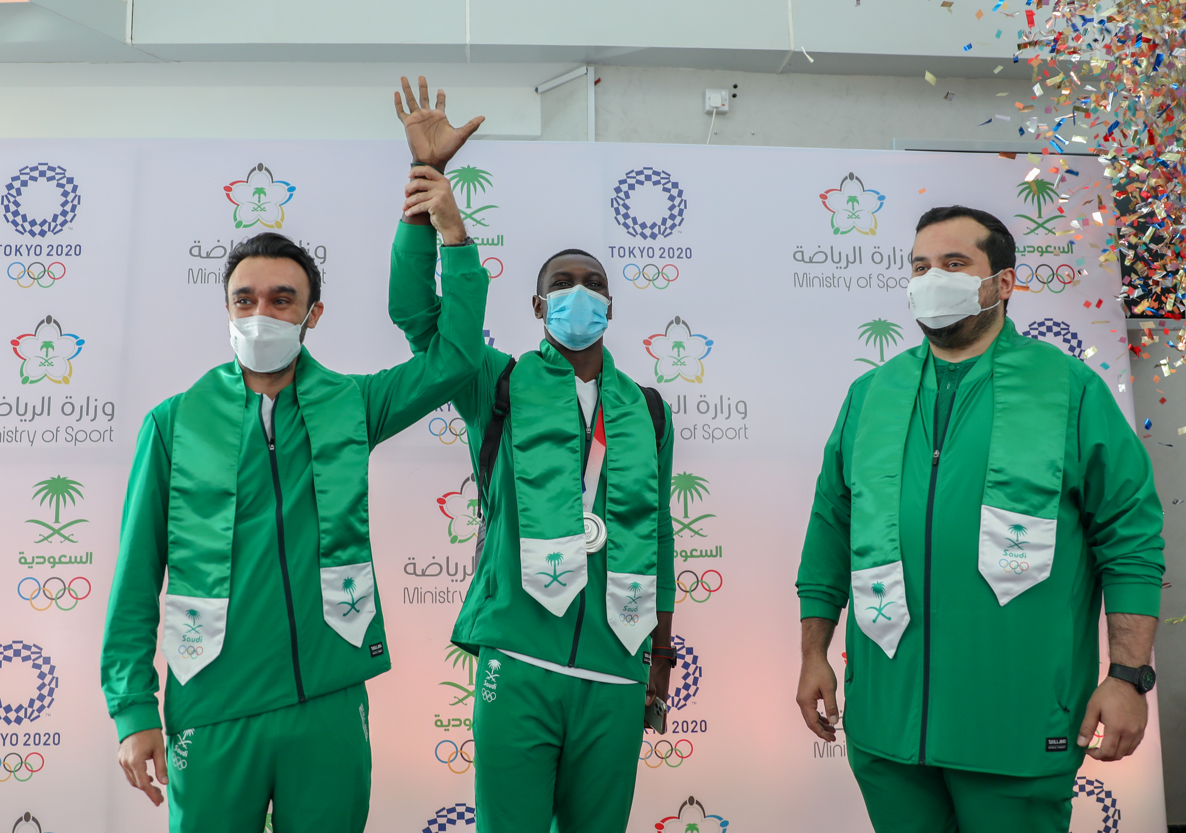 وصول البعثة السعودية المشاركة في أولمبياد طوكيو 2020 برئاسة سمو وزير الرياضة إلى جدة