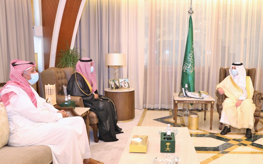 أمير الشرقية يستقبل رئيس وأعضاء جمعية اللاعبين القدامى