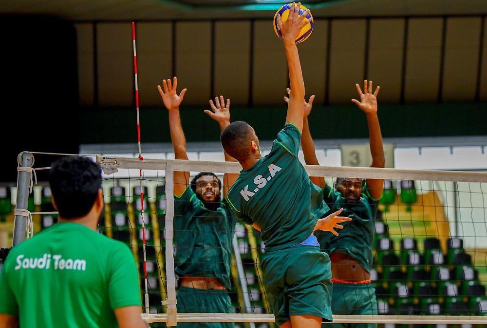 المنتخب الأول والبراعم لكرة الطائرة يواصلون استعداداتهم لآسيا والخليج