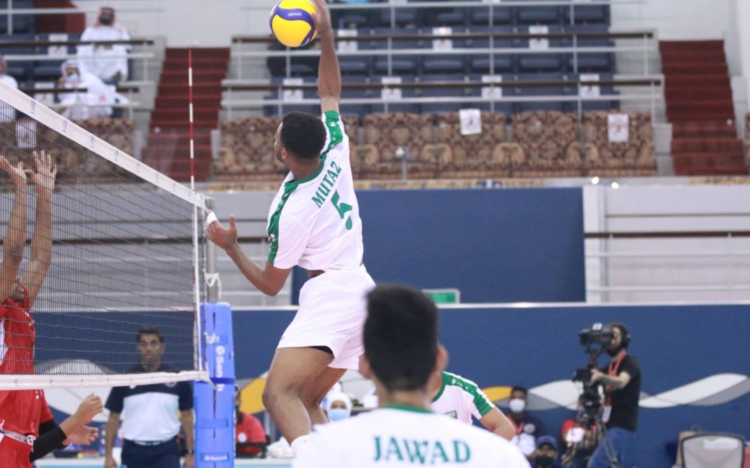 طائرة الأخضر تحلق في الأجواء الخليجية