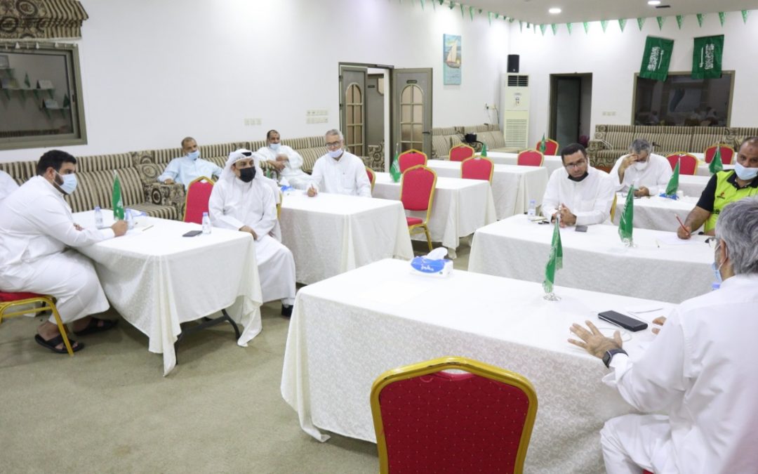 اللجنة المنظمة تناقش فعاليات حفل تكريم اللاعب حسن الأبيض