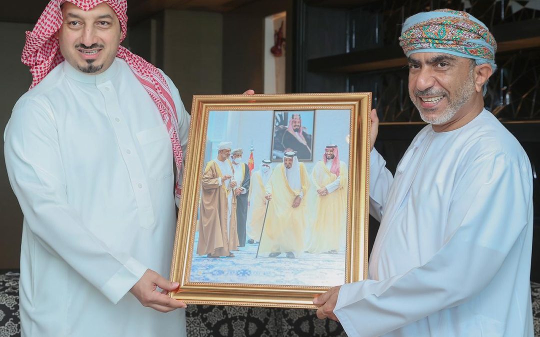 المسحل يستقبل رئيس الاتحاد العماني ويستعرض سبل التعاون المشترك