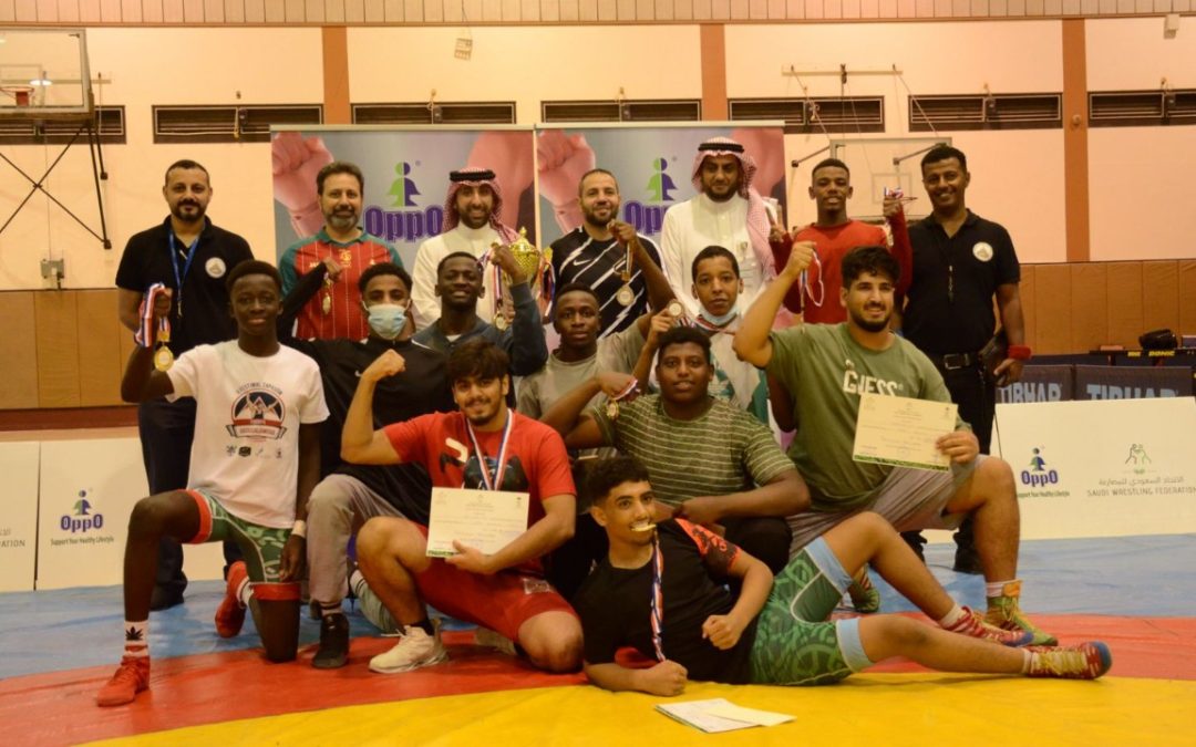 منذر جندو ينال كأس افضل لاعب في البطولة و مركز مكة يتوج بكأس المصارعة الرومانية للشباب