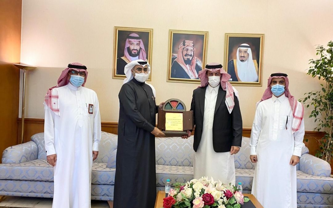 محافظ القطيف يلتقي عميد الكلية التقنية بالمحافظة