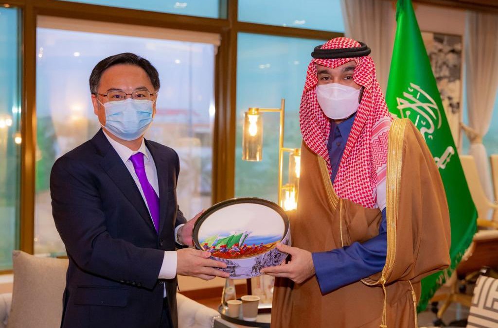 وزير الرياضة الأمير عبد العزيز الفيصل يستقبل سفير الصين لدى المملكة