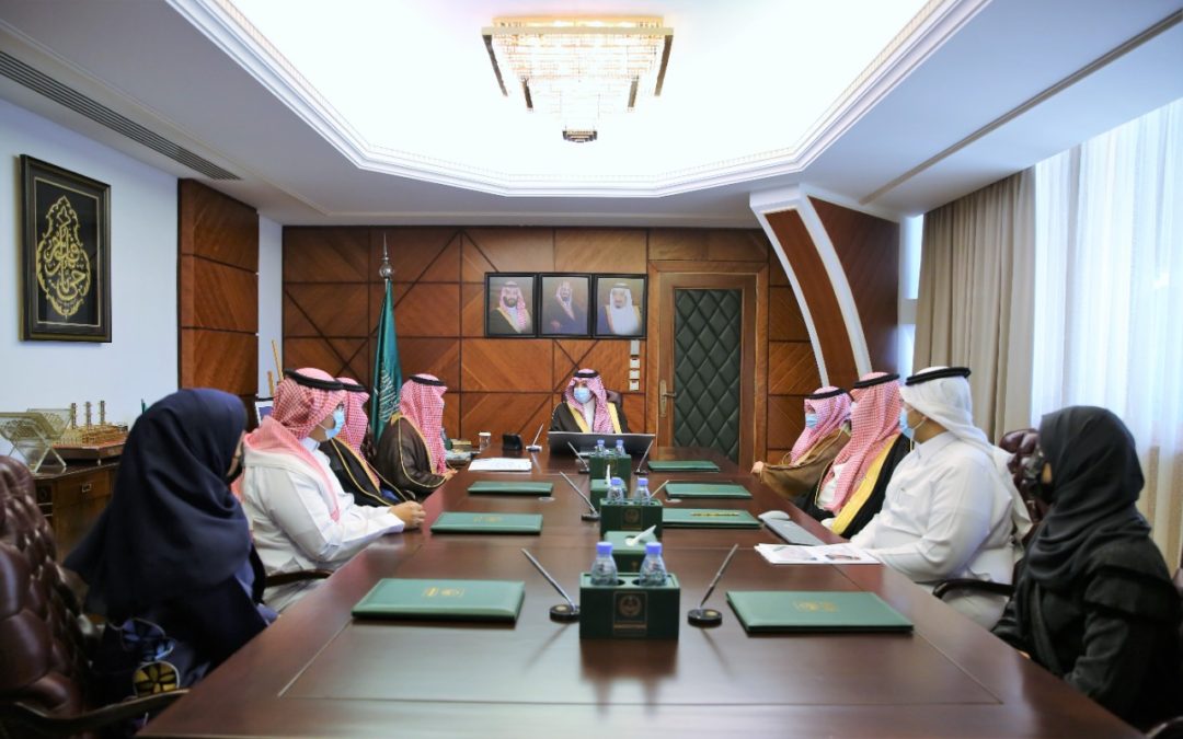 أمير الشرقية يستقبل هيئة الصحفيين بحاضرة الدمام