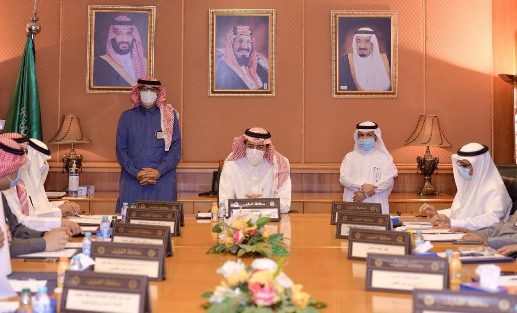 محافظ القطيف يترأس اجتماع المجلس المحلي بدورته الجديدة