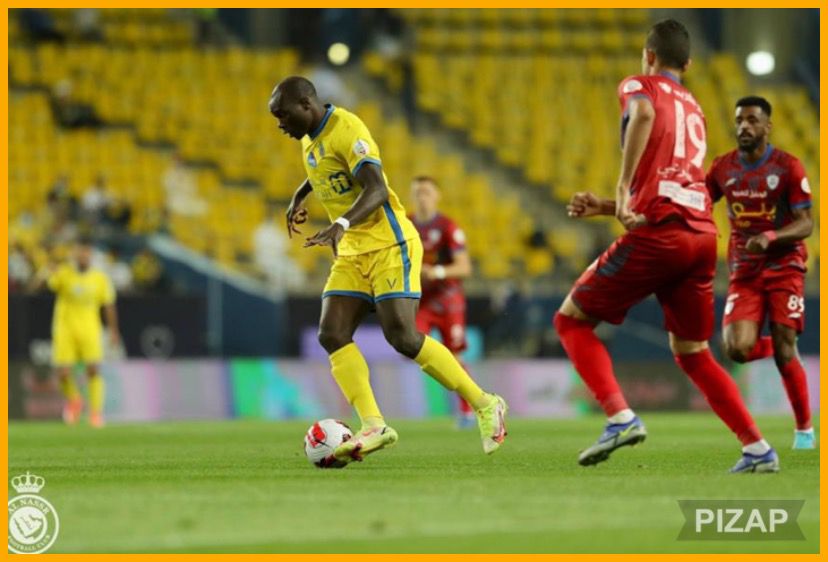 ” أبو بكر ” يقود النصر الفوز أمام أبها في الوقت القاتل