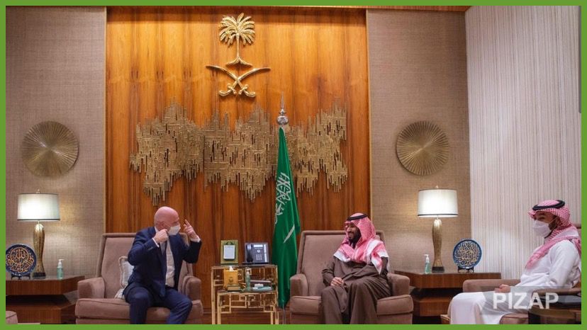 ولي العهد يلتقي رئيس الاتحاد الدولي لكرة القدم ويستعرضان مجالات التعاون الرياضي والفرص الواعدة لتطويره 