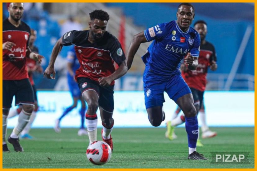 الهلال يفوز على الرائد في الوقت القاتل