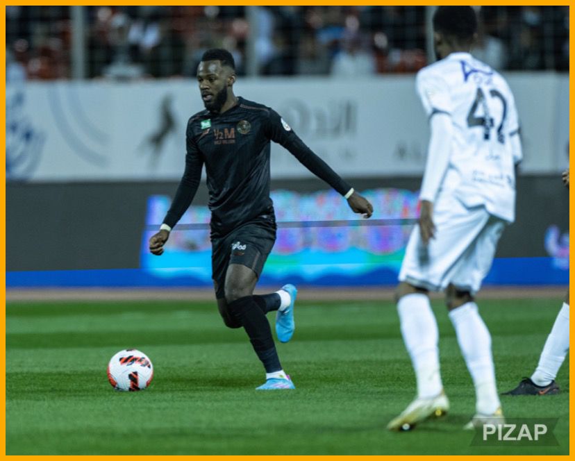 الشباب يتعادل أمام الطائي بدوري المحترفين