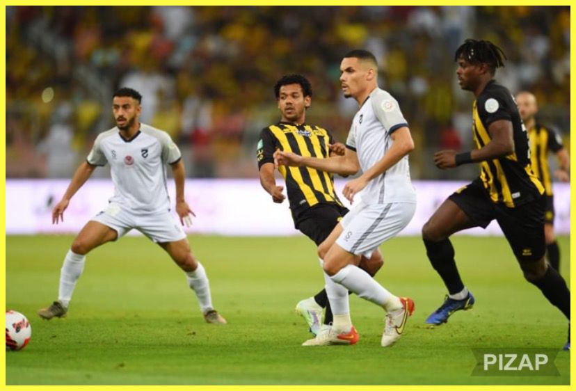 الاتحاد يغرد في الصدارة بثلاثية أمام الحزم بدوري المحترفين