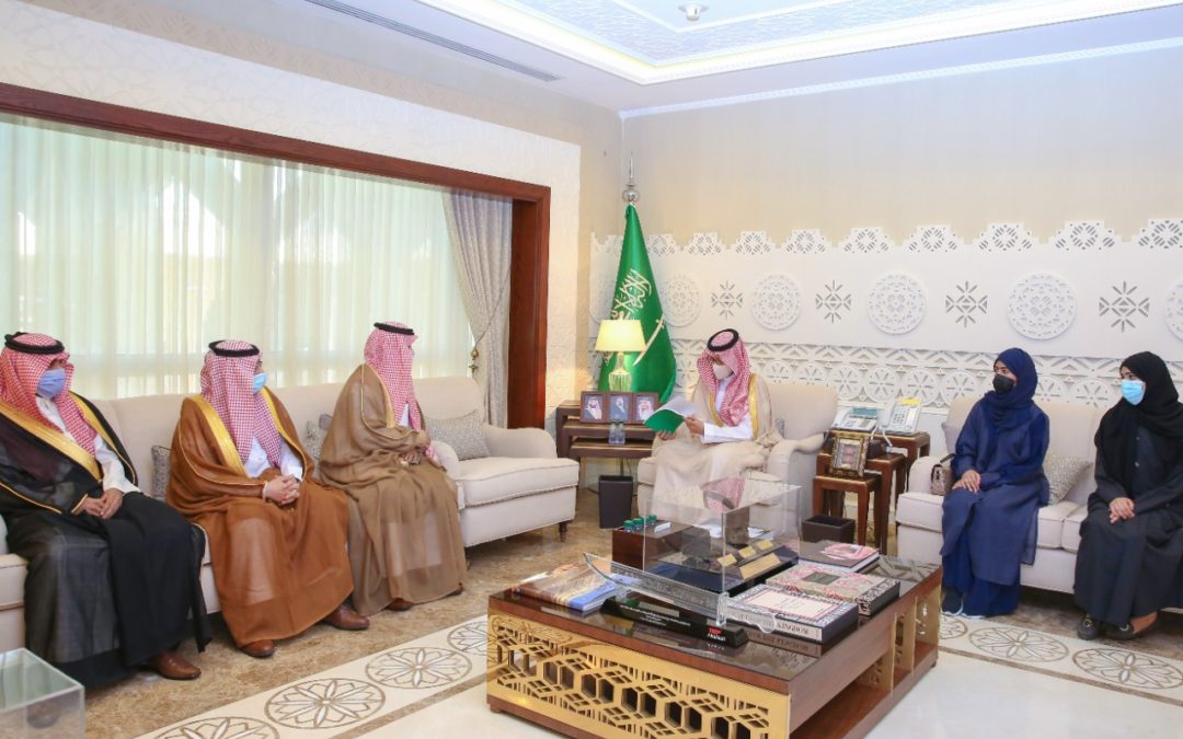 نائب أمير الشرقية يستقبل مدير وأعضاء هيئة الصحفيين بحاضرة الدمام