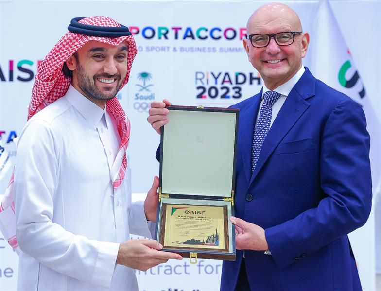 ” الفيصل ” يوقع عقد استضافة الرياض لدورة الألعاب العالمية للفنون القتالية 2023
