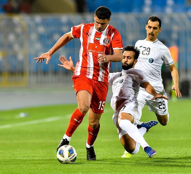 الشباب يفوز على الجزيرة الإماراتي بهدفين ويستمر في الصدارة