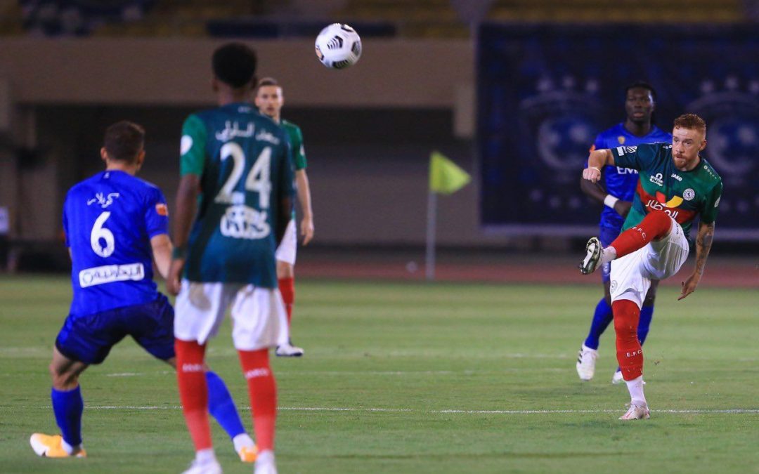 الهلال يفوز على الاتفاق بثنائية ويلاحق الاتحاد