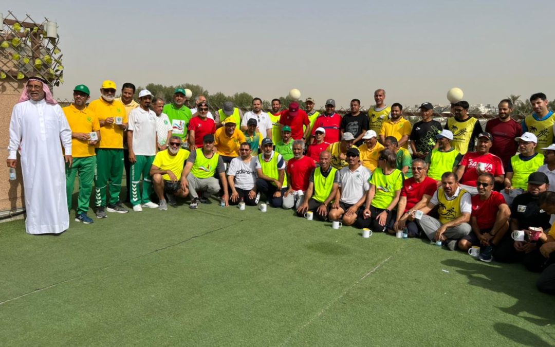 100 رياضي ينشرون السعادة بشاطىء الغدير بسيهات