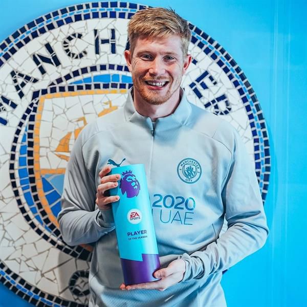 ” دي بروين ” يفوز بجائزة رابطة البريمير ليج لأفضل لاعب في الموسم