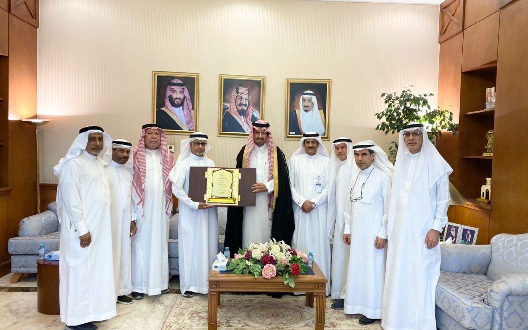 محافظ القطيف يلتقي بأعضاء الجمعية التعاونية بالقطيف