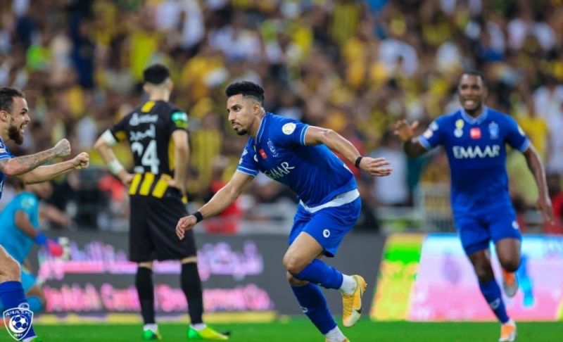 الهلال يفوز على الاتحاد بثلاثية وينافس على الدوري