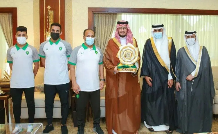 نائب أمير الشرقية يستقبل ناديي الخليج والعدالة ويشيد بصعودهم لدوري الأمير محمد بن سلمان للمحترفين