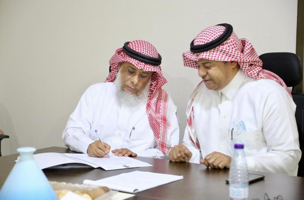 توقيع اتفاقية شراكة بين جمعية اللاعبين القدامى بالشرقية ونادي الصم بالمنطقة