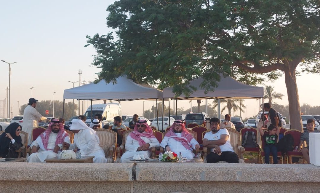 رئيس الاتحاد السعودي للتنس اريج مطبقاني تكرم العبد الله الفائزين ببطولة التنس الشاطئية