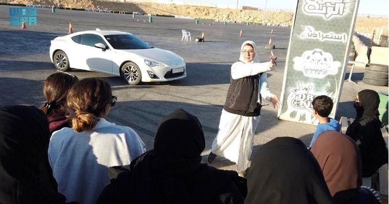 أفنان المرغلاني أول مدربة سعودية في ” الأوتوكروس “