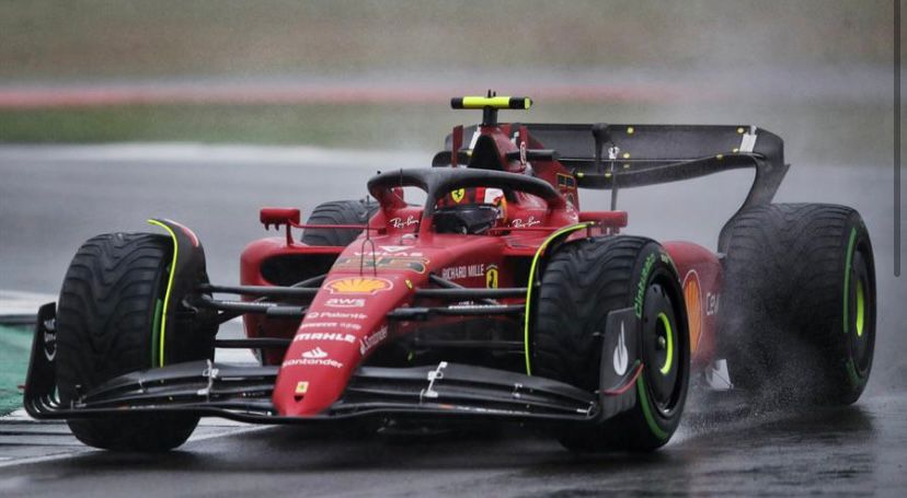 ” فورمولا 1 ” ” ساينز ” ينتزع مركز أول المنطلقين بجائزة بريطانيا الكبرى