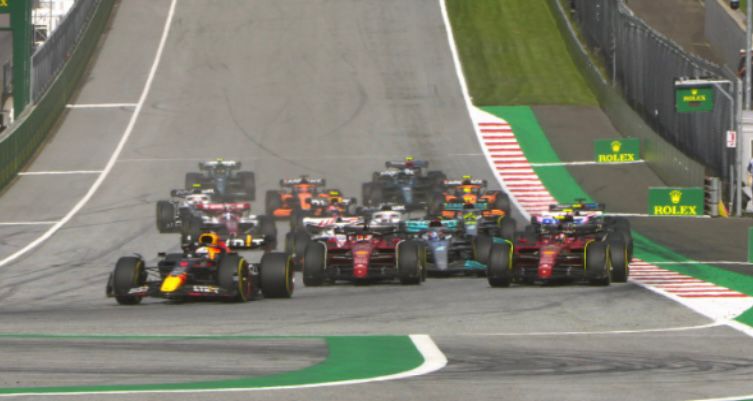 فرستابن يحجز مركز الانطلاق في جائزة النمسا الكبرى