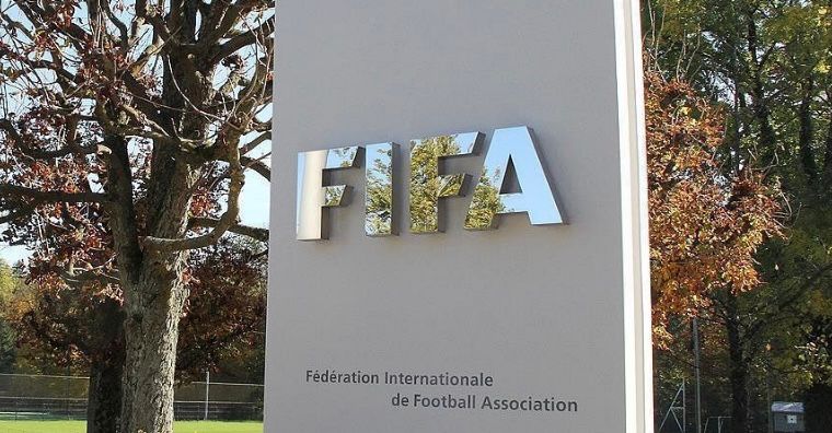 ” فيفا ” يسمح ب5 تبديلات بشكل دائم