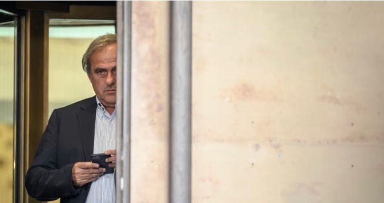 ” بلاتيني ” متألماً : ” فيفا ” انتهت بالنسبة لي .. من خذلوني أخذوا مكاني