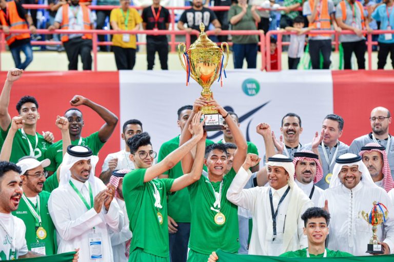 أداء رائع وفوز مستحق … وزير الرياضة يُهنئ منتخب شباب الطائرة بالتتويج بلقب غرب آسيا