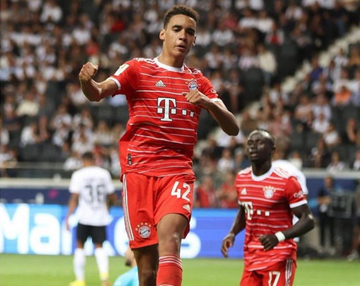 البايرن يستهل مشواره في الدوري بسداسية في آينتراخت