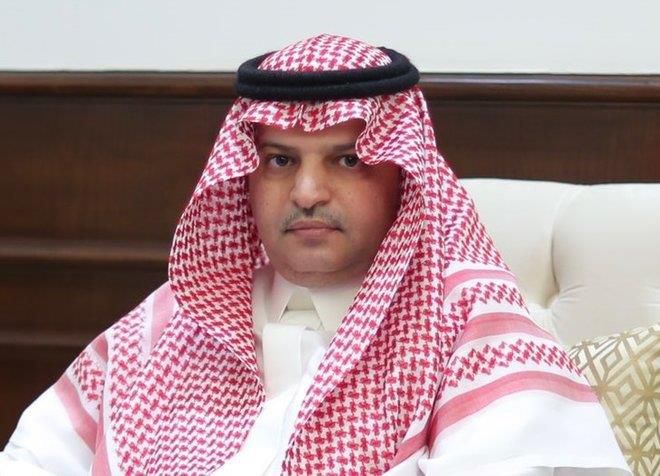 مسلي : يوقعون معه على الهواء ثم يستغربون تطبيق القانون