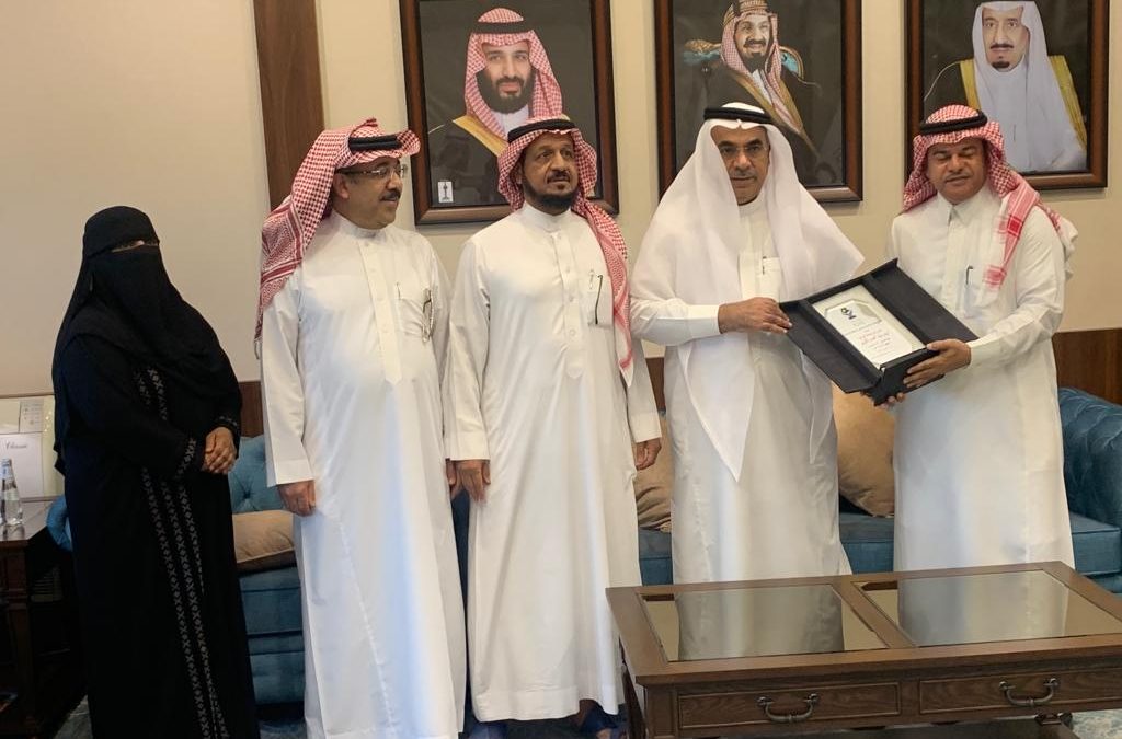 أمين الشرقية ورئيس جمعية اللاعبين القدامى يبحثان سبل دعم أنشطة الجمعية بالمنطقة