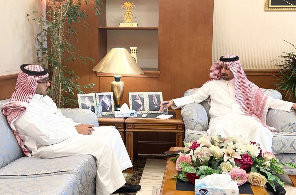 محافظ القطيف يستقبل مدير عام هيئة التراث بالمنطقة الشرقية