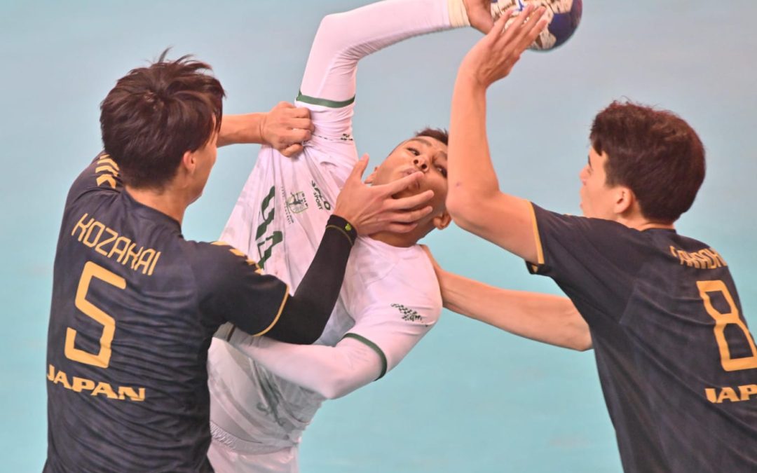 بعد ان أزاح المنتخب الياباني..ناشئو أخضر اليد يتألقون و يتصدرون مجموعتهم آسيويا