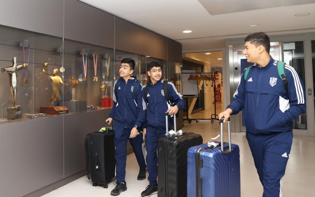 أمل اليد السعودية..(منتخب البراعم) يعودون من معسكر فرنسا