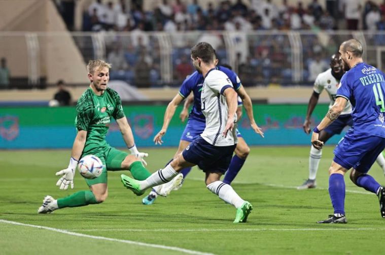 الهلال يفوز على الفتح بهدف فييتو.. ويتصدر ترتيب دوري