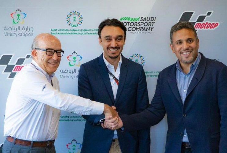 وزير الرياضة يشهد توقع مذكرة تفاهم مع “دورنا سبورتس”