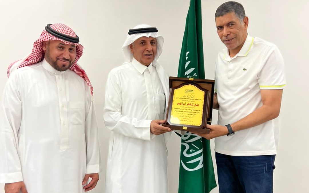 اتحاد الطائرة يكرم المحاضر الدولي علي جعفر