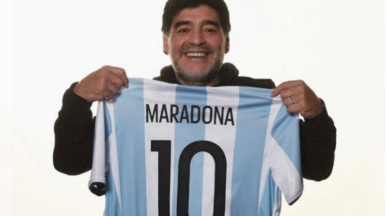 متحف قطر الأولمبي يعرض قميص مارادونا المثير للجدل