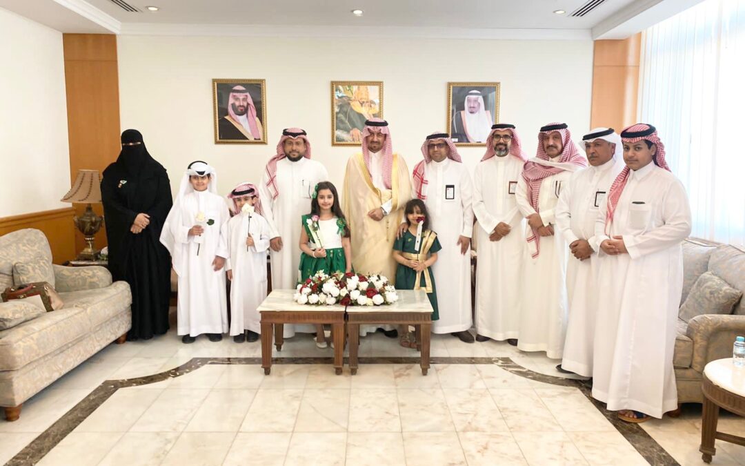 بحضور عدد من الطلبة والطالبات.. التعليم يشارك محافظ القطيف فرحة اليوم الوطني