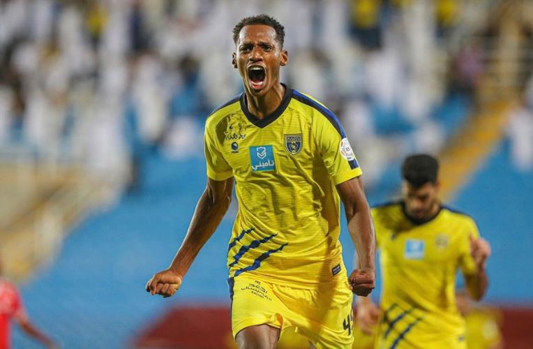 التعاون يهزم الوحدة بثنائية في دوري روشن