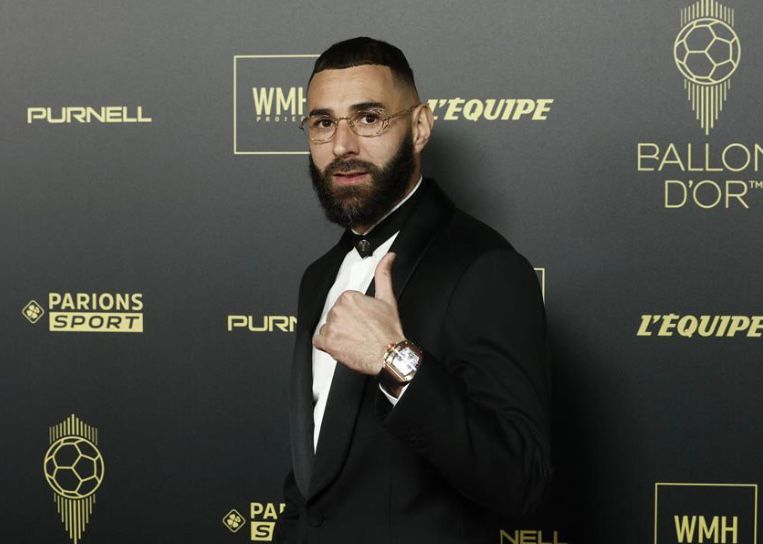 الكرة الذهبية.. كريم بنزيما يحصل على جائزة أفضل لاعب في العالم