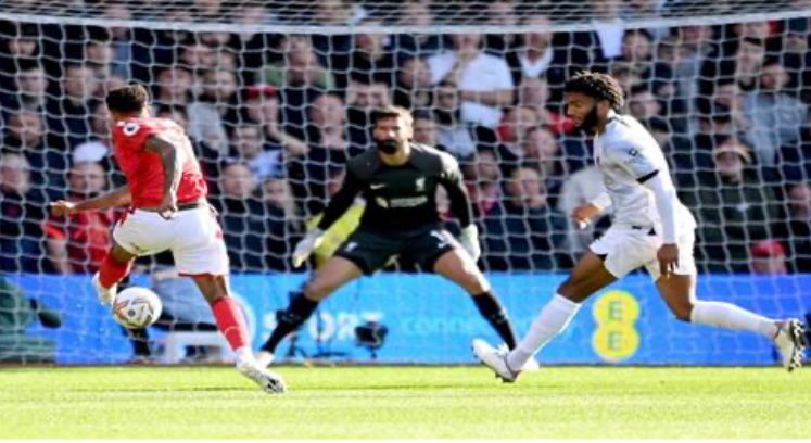 نوتنجهام يفوز أمام ليفربول بالدوري الإنجليزي